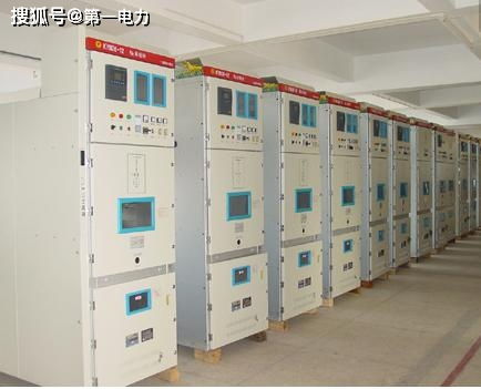 開(kāi)關(guān)柜的總體結(jié)構(gòu),本文以中置式真空斷路器柜為例,詳細(xì)解讀